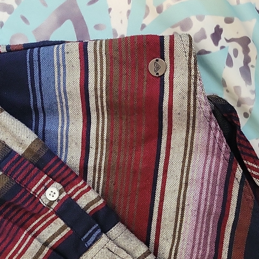 Roxy Long-Sleeve button down shirt - Picture 3 of 6